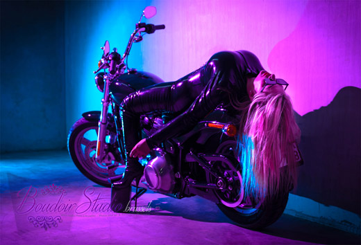 Photographe pour séance photo sexy sports moteurs