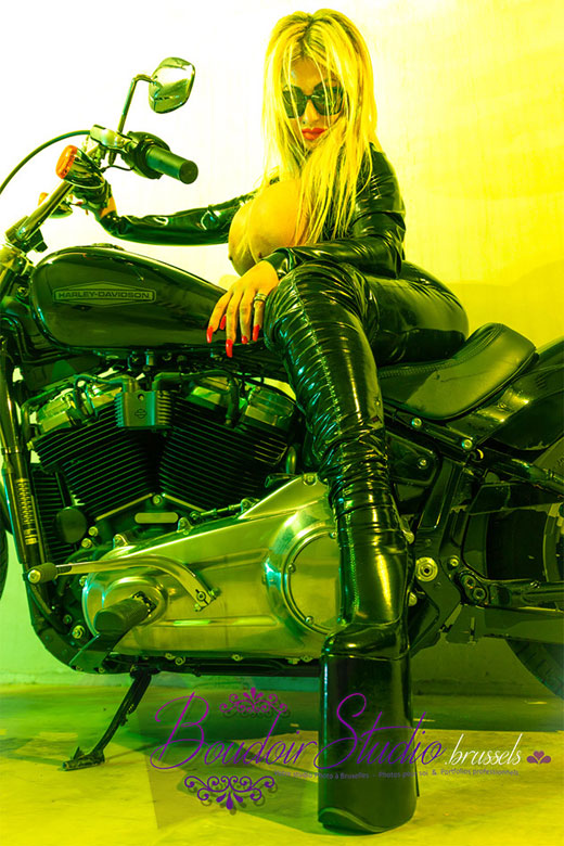 Photographe pour photoshoot latex érotique en Belgique